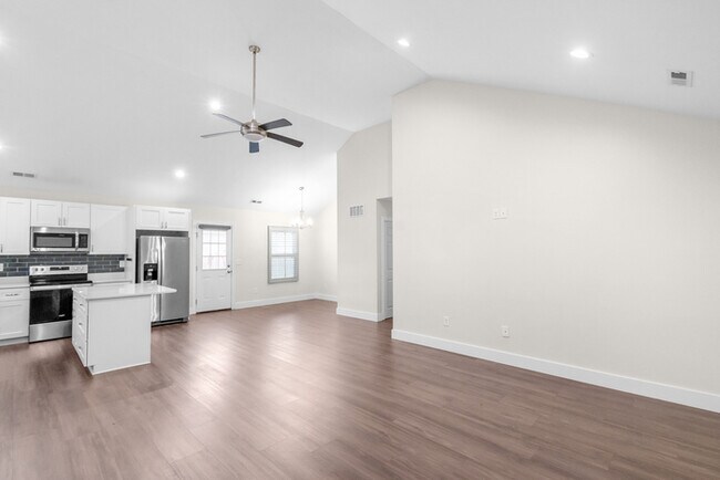Building Photo - LIVE CLOSE TO THE ACTION — Modern 3-Bedroom Rental in Charlotte’s Reid Park!