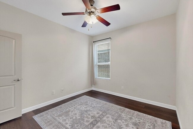 Building Photo - 1801 Velarde Rd