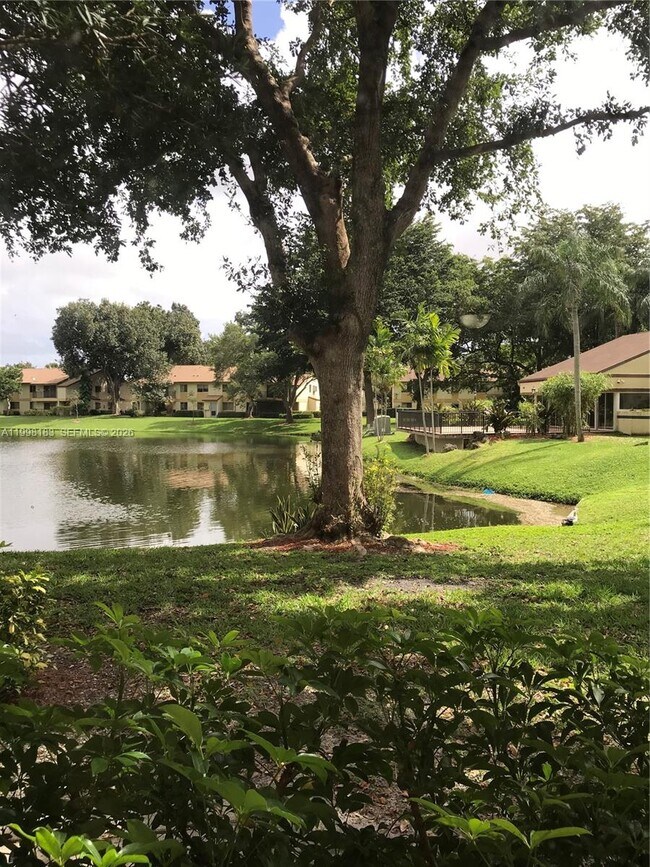 Building Photo - 401 Gardens Dr