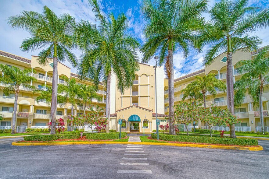 Building Photo - 10700 NW 66th St