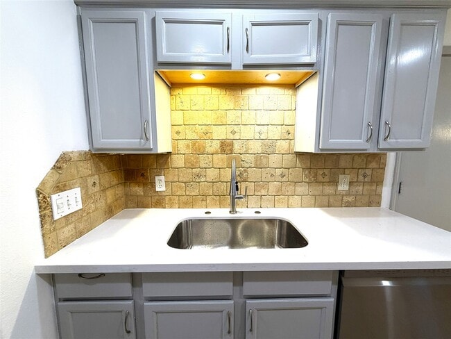 Building Photo - 4719 Cypress Dawn Ln