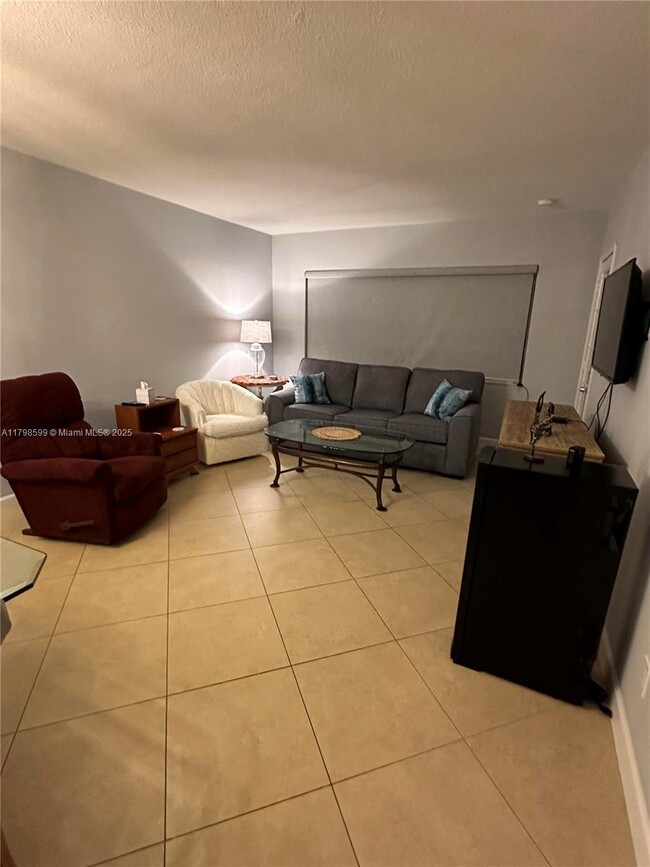 Primary Photo - 1481 S Ocean Blvd