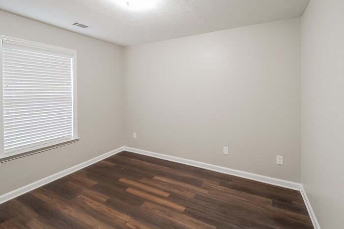 Building Photo - 3668 White Pine Rd