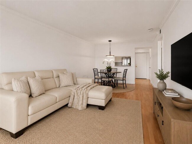 Building Photo - 2870 Pharr Ct S Northwest