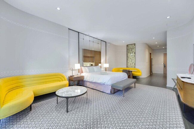 Building Photo - 801 S Miami Ave