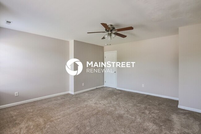 Building Photo - 4 Bedroom Pet-Friendly Home in Clayton, NC with Main Street Renewal