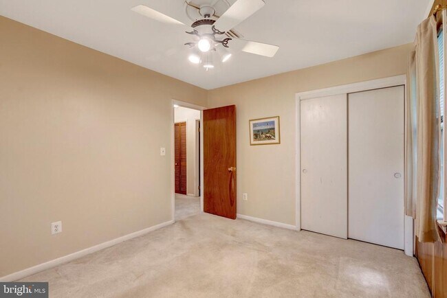 Building Photo - 5315 Summit Dr