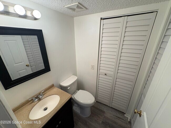 Building Photo - 8789 Live Oak Ct