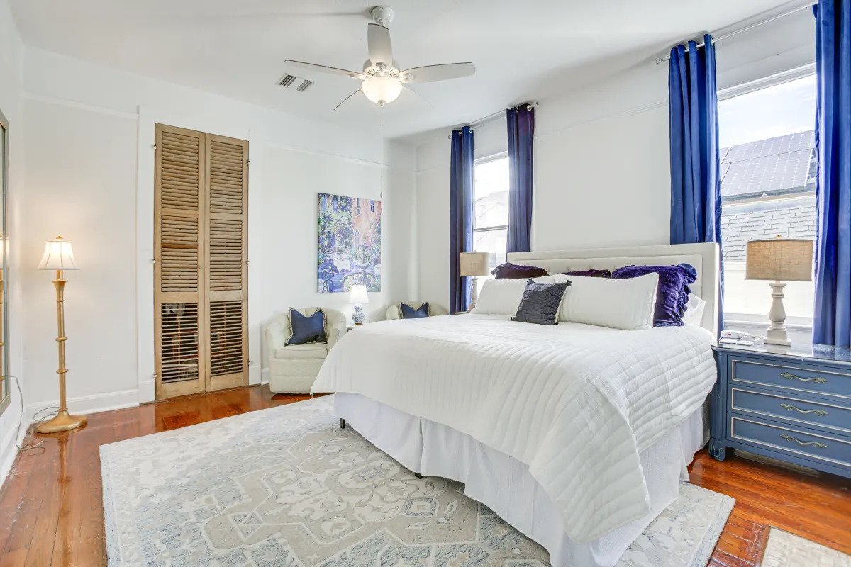 Building Photo - 7922 Sycamore St