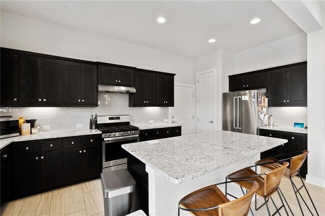 Building Photo - 1514 Arcilla St