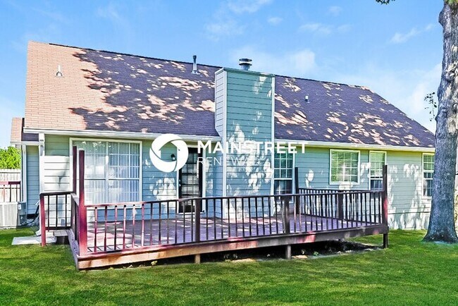 Building Photo - 3 Bedroom Pet-Friendly Home in Riverdale, GA with Main Street Renewal