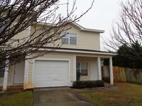 Building Photo - Courtyard Way - End Unit on Large Corner Lot!