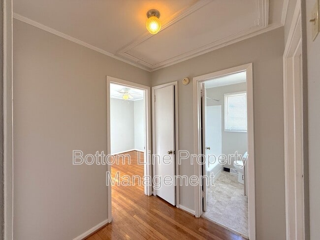 Building Photo - 3021 Marlborough Rd