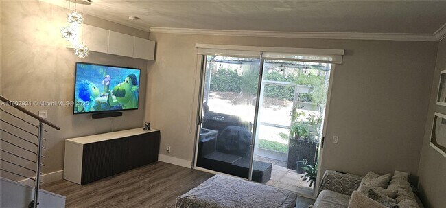 Building Photo - 1002 Sevilla Cir