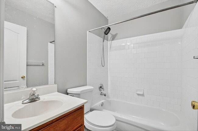 Building Photo - 3231 Halcyon Ct