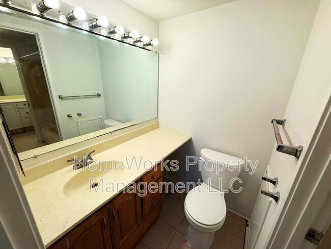 Building Photo - 9633 White Acre Rd