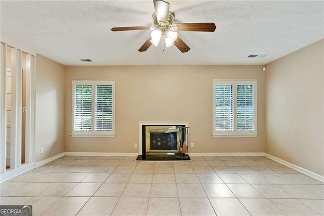 Building Photo - 2949 Torreya Way SE