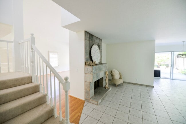 Building Photo - Charming 3 Bedroom, 2.5 Bath Home in Marbl...