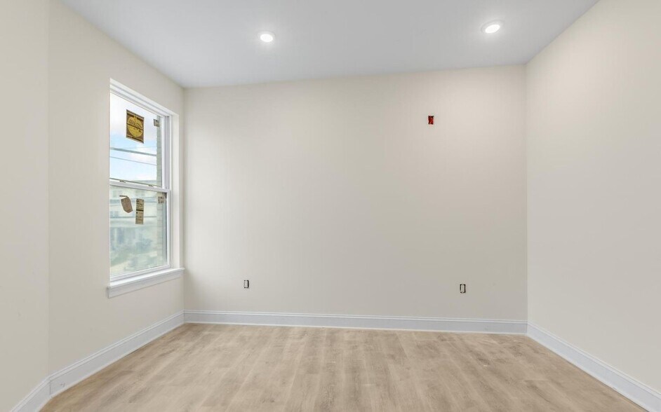 Building Photo - 6601 Ridge Ave