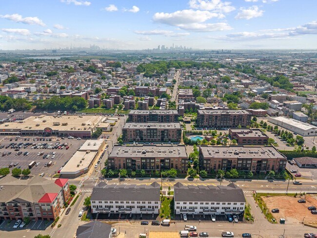 Building Photo - 500 Willow St