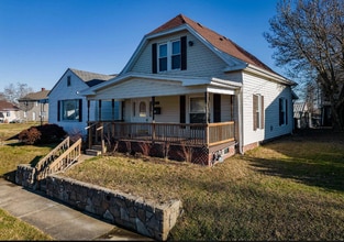 Building Photo - 120 Cedar St
