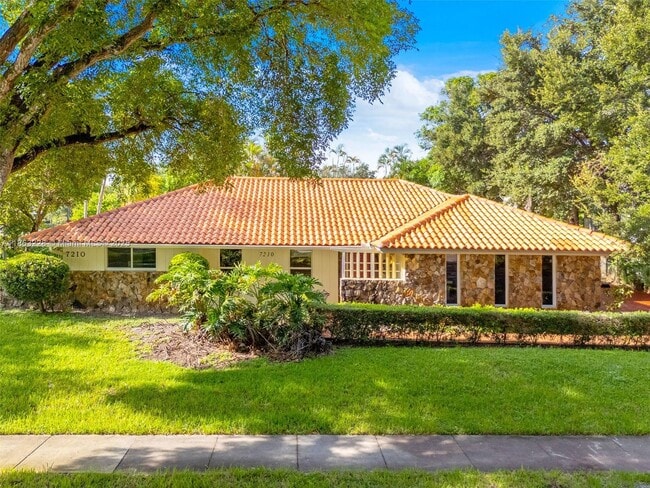 Primary Photo - 7210 W Troon Cir