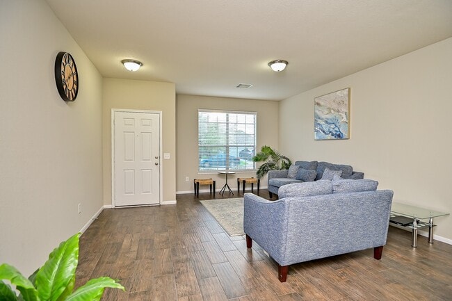 Building Photo - 15406 Key Crest Ln