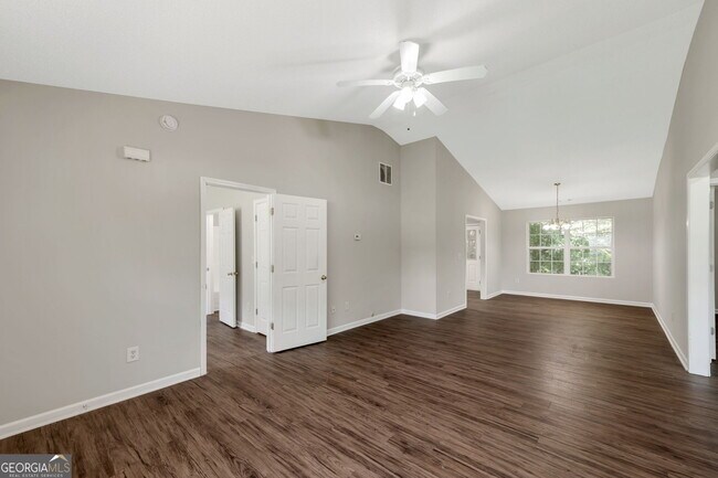 Building Photo - 45 Mineral Springs Ln