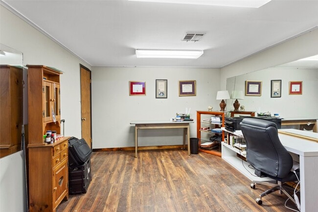 Building Photo - 200 Motel Dr.