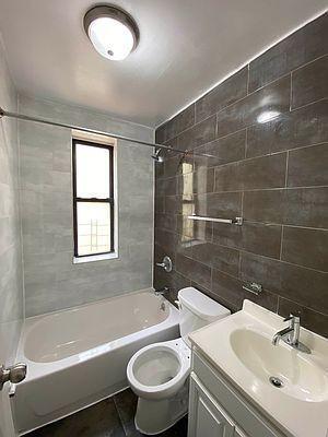 Building Photo - 1 bedroom in BRONX NY 10456