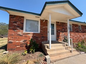 Building Photo - 607-609 E. Maguire