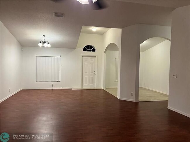 Building Photo - 3542 SW Margela St
