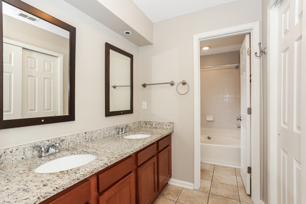 Building Photo - 3123 Olde Sutton Parke Dr