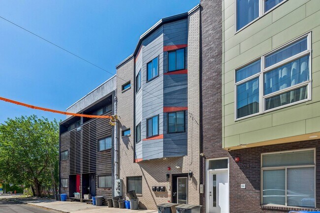 Building Photo - 2028 E Fletcher St