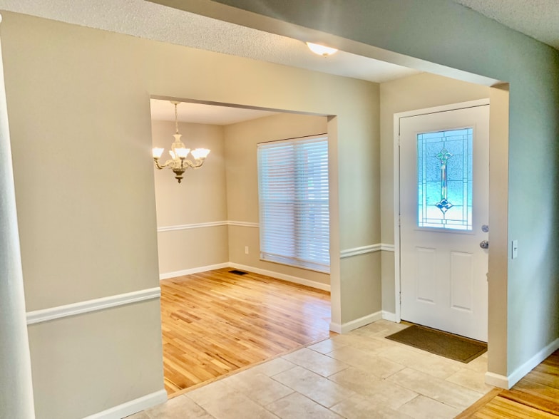 Building Photo - 1141 Old Farm Dr