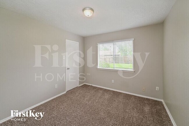 Building Photo - 7119 Tara Blue Ridge Dr