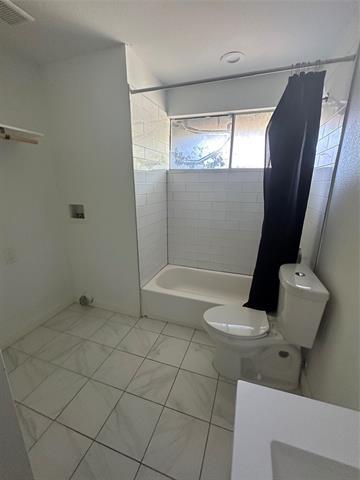 Building Photo - 3508 Foxcroft St