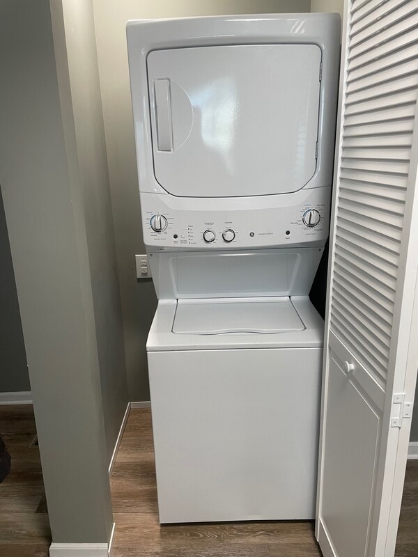 Building Photo - 900 11th St