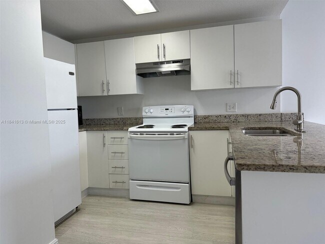 Building Photo - 3410 Coral Wy