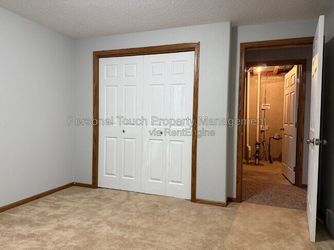 Building Photo - 3539 Woodbury Ct S