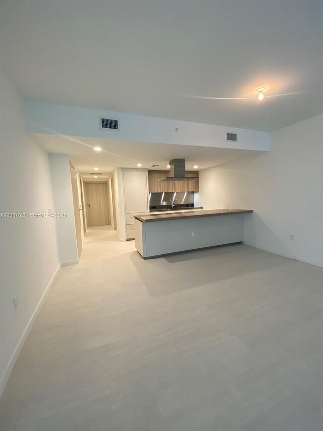 Building Photo - 1000 Brickell Plaza