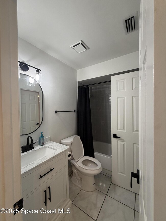 Building Photo - 1601 Jolson Ct