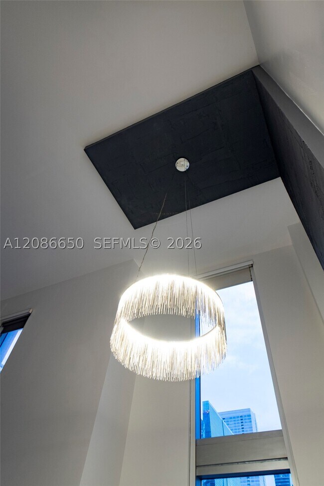 Building Photo - 1060 Brickell Ave