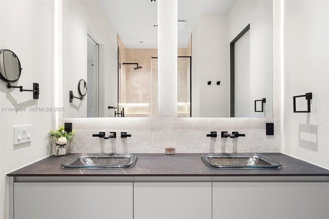 Building Photo - 632 Intracoastal Dr