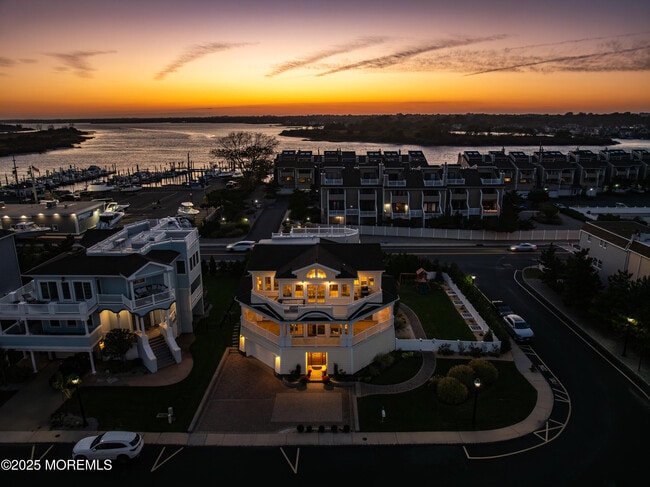 Building Photo - 2 Tradewinds Ln