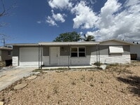 Building Photo - Charming 2-Bedroom Retreat with Additional...