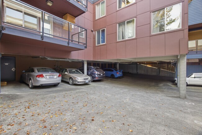 Building Photo - 29 Etruria St