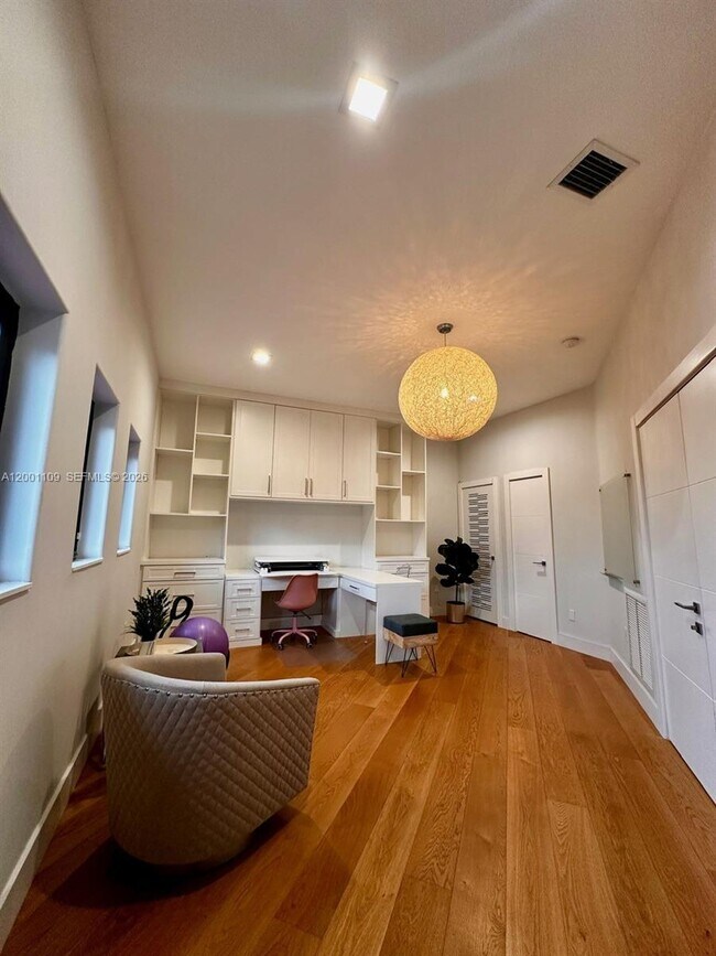 Building Photo - 223 NW 129th Ave