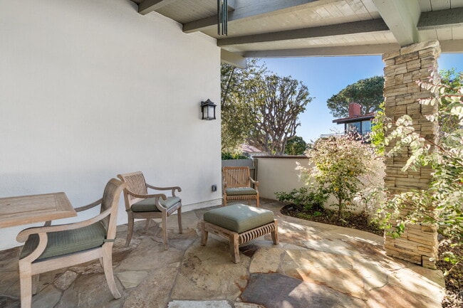 Building Photo - Gorgeous Fully Remodeled Home in The Bluffs Extra Large Patio