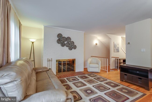 Building Photo - 6063 Hardwick Pl